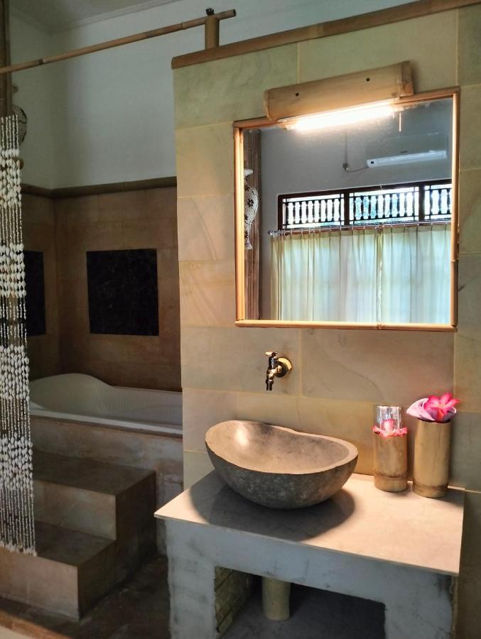 Kaia Lovina Guest House Junior Suite Luaran gambar