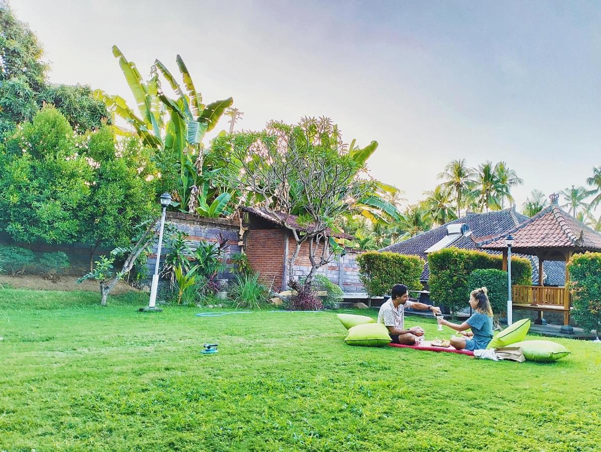 Kaia Lovina Guest House Junior Suite Luaran gambar