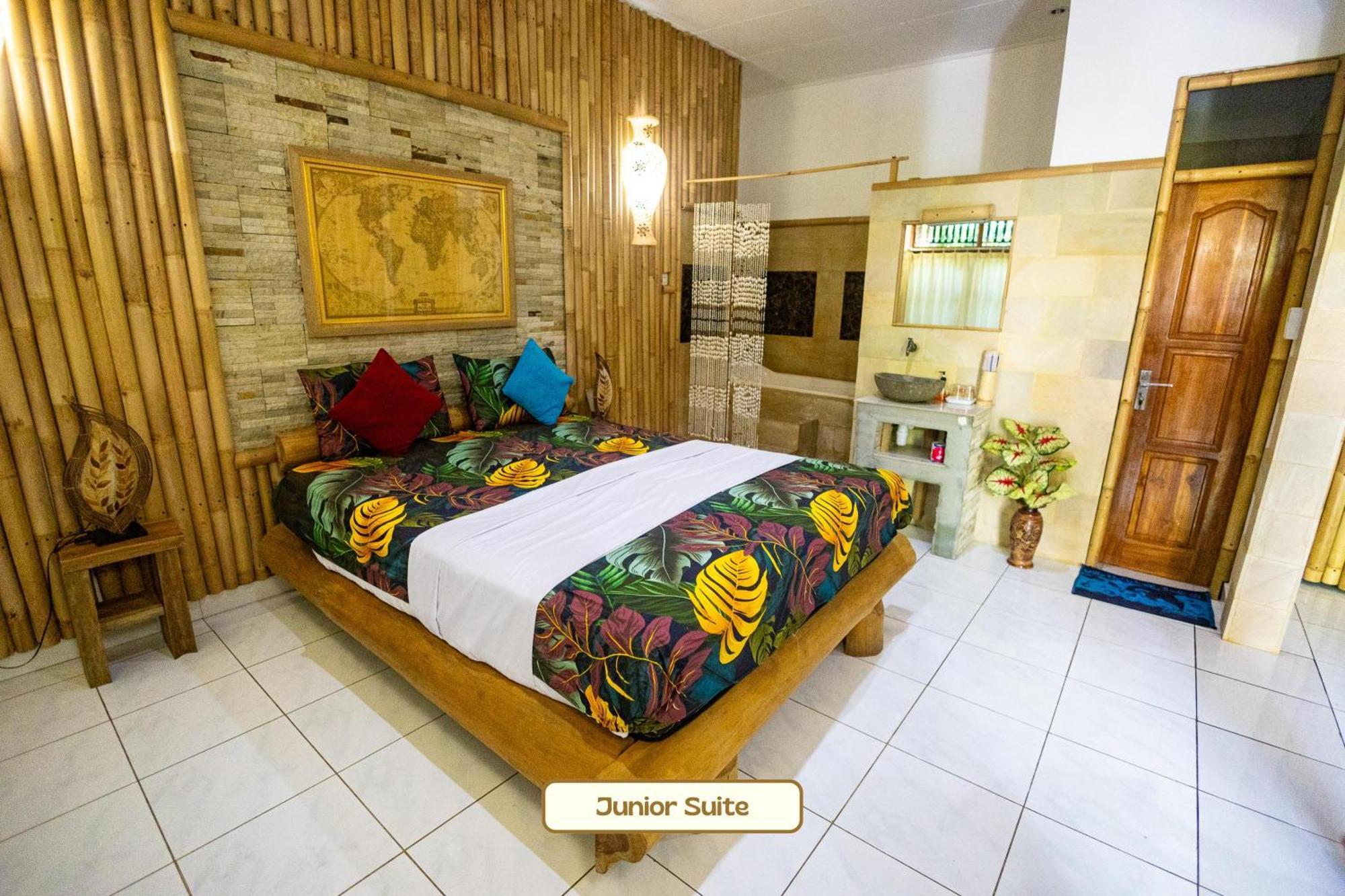 Kaia Lovina Guest House Junior Suite Luaran gambar