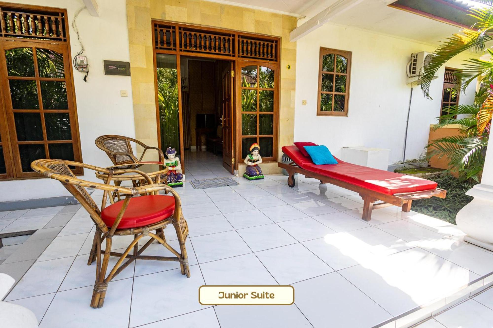 Kaia Lovina Guest House Junior Suite Luaran gambar